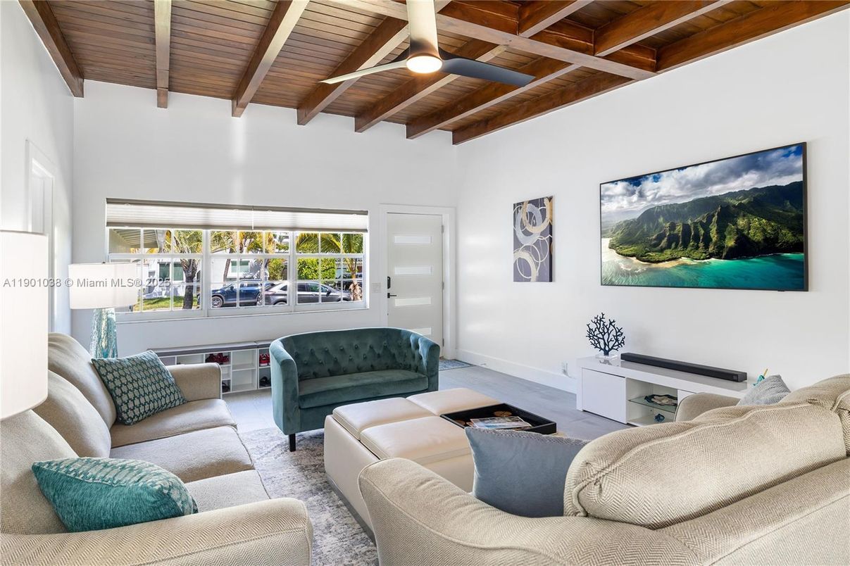Interior, Living room, Wooden Beams, Wooden Ceilings