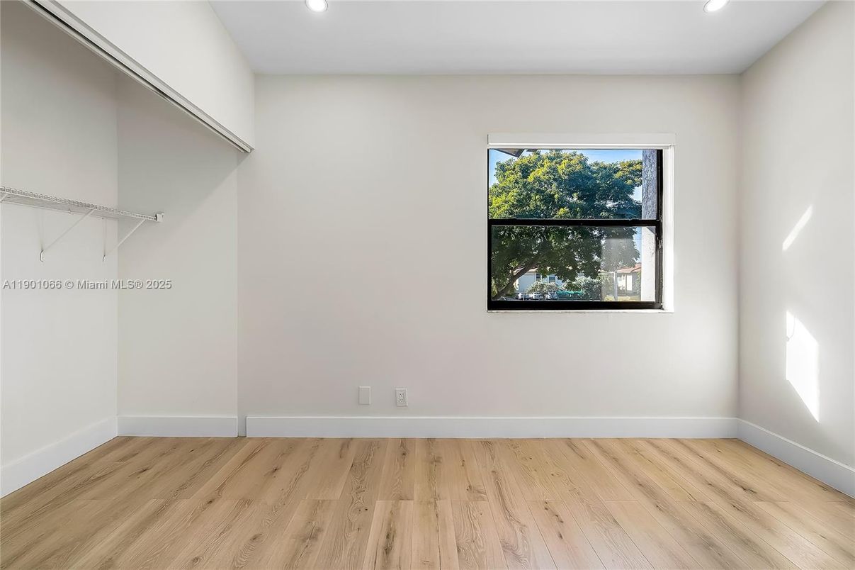 Empty room, Interior, Recessed Lighting, Walk-in Closets, Wood Texture Flooring