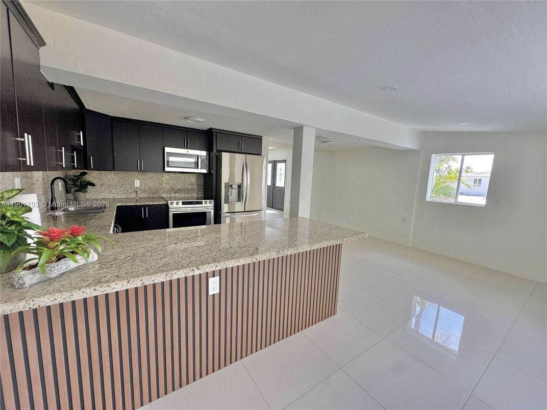Interior, Kitchen, Stainless Steel Appliances