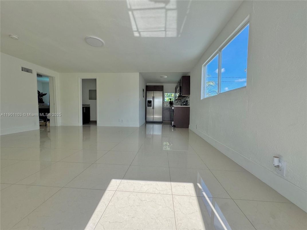 Empty room, Interior, Kitchen, Recessed Lighting