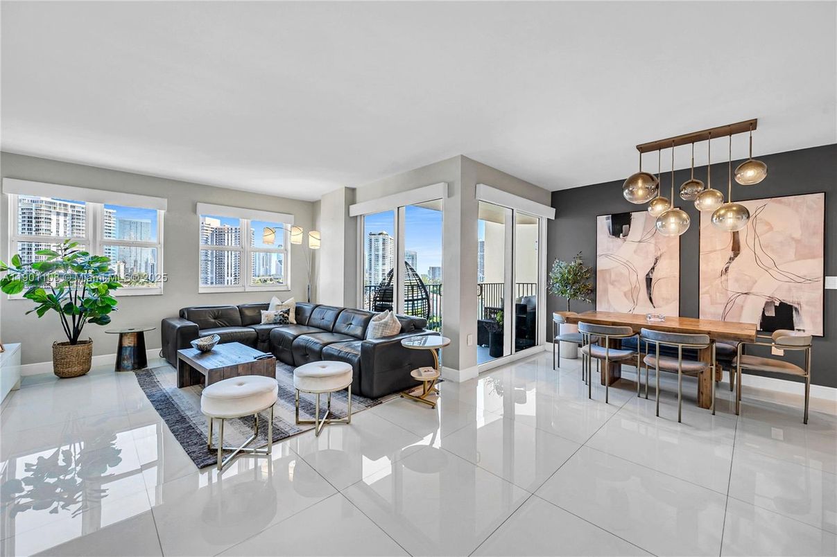 Dining room, Interior, Living room, Pendant Lights