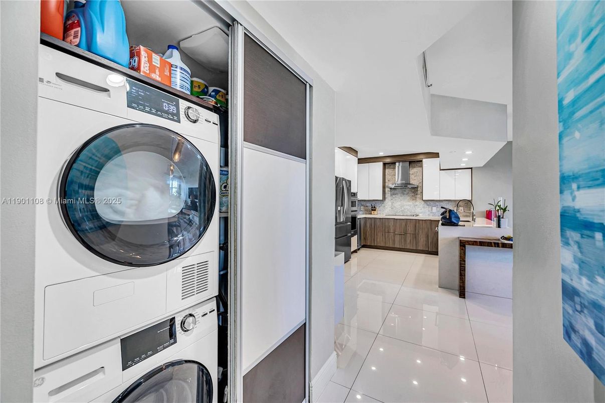 Interior, Kitchen, Recessed Lighting, Utility Closets, Washer