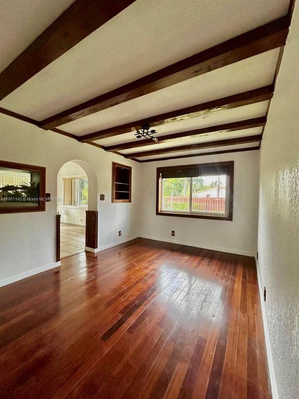 Empty room, Interior, Wooden Beams, Wood Texture Flooring