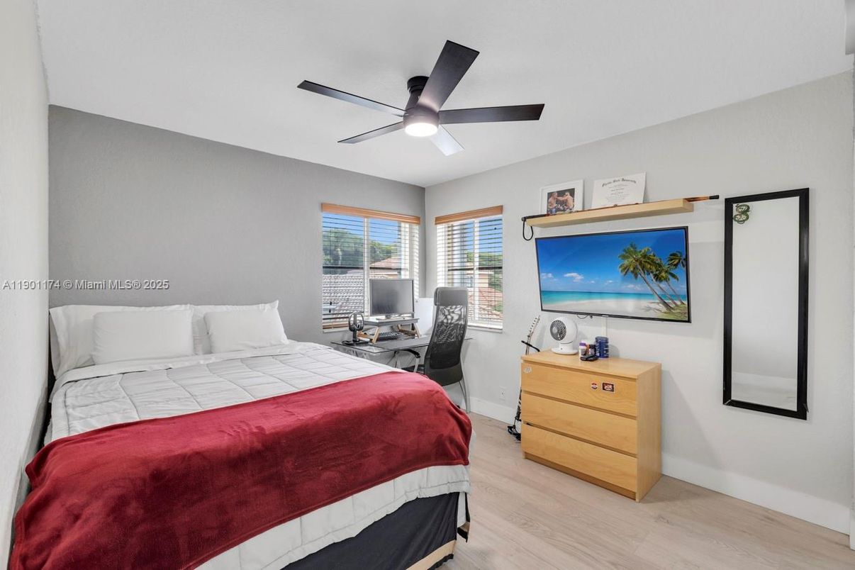 Bedroom, Home Office, Interior, Wood Texture Flooring