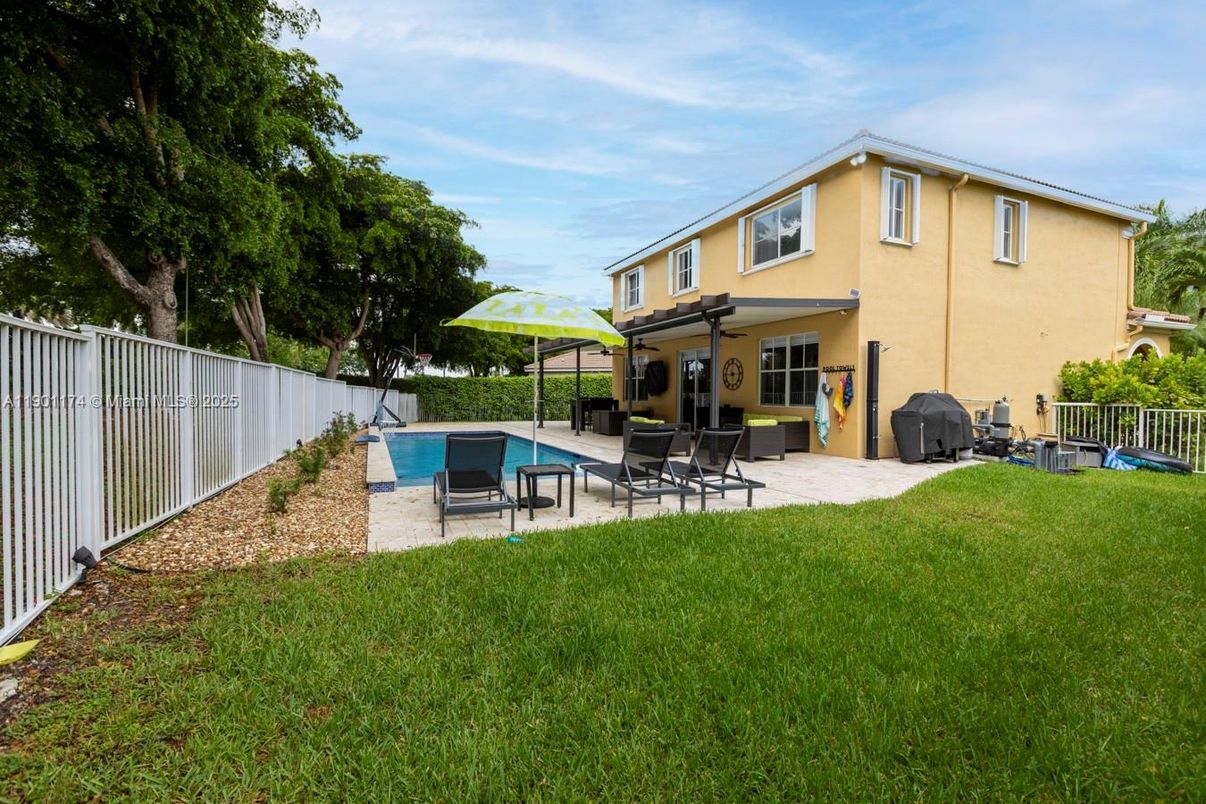 Backyard, Exterior, Pool