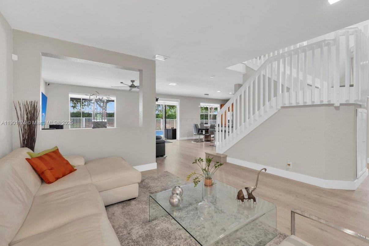 Dining room, Interior, Living room, Recessed Lighting, Wood Texture Flooring