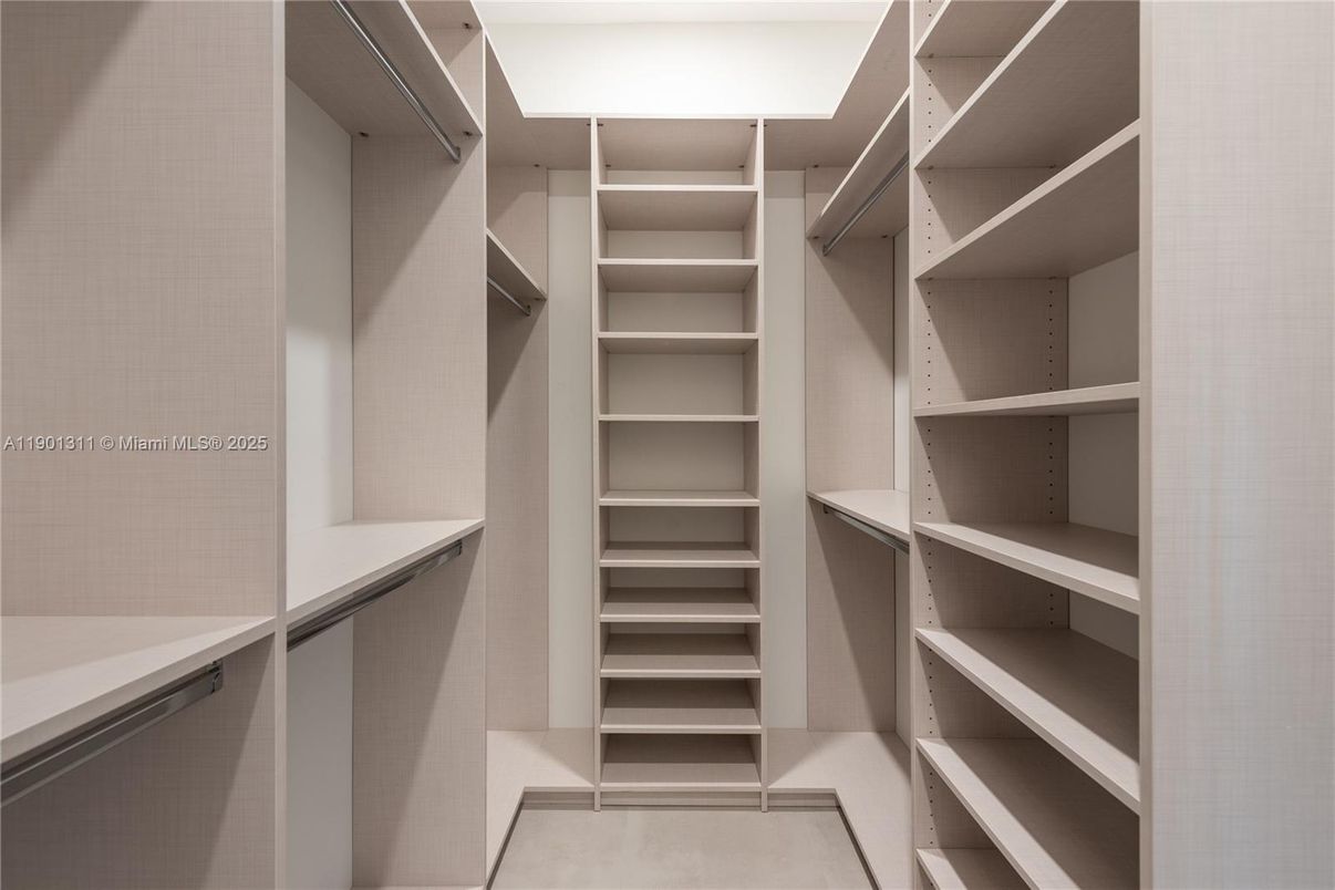 Interior, Walk-in Closets