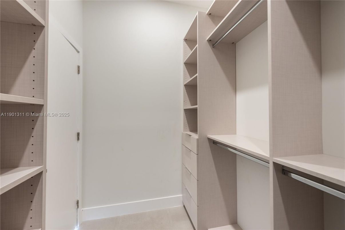 Interior, Walk-in Closets