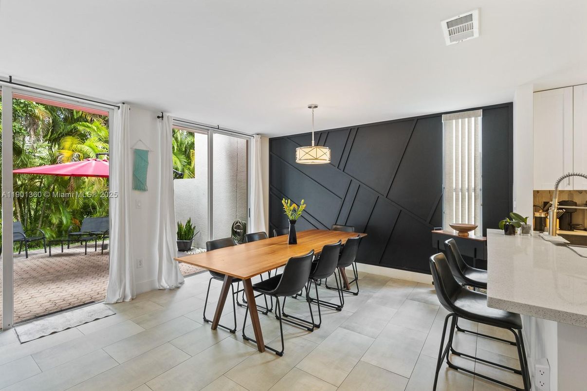 Dining room, Interior, Pendant Lights