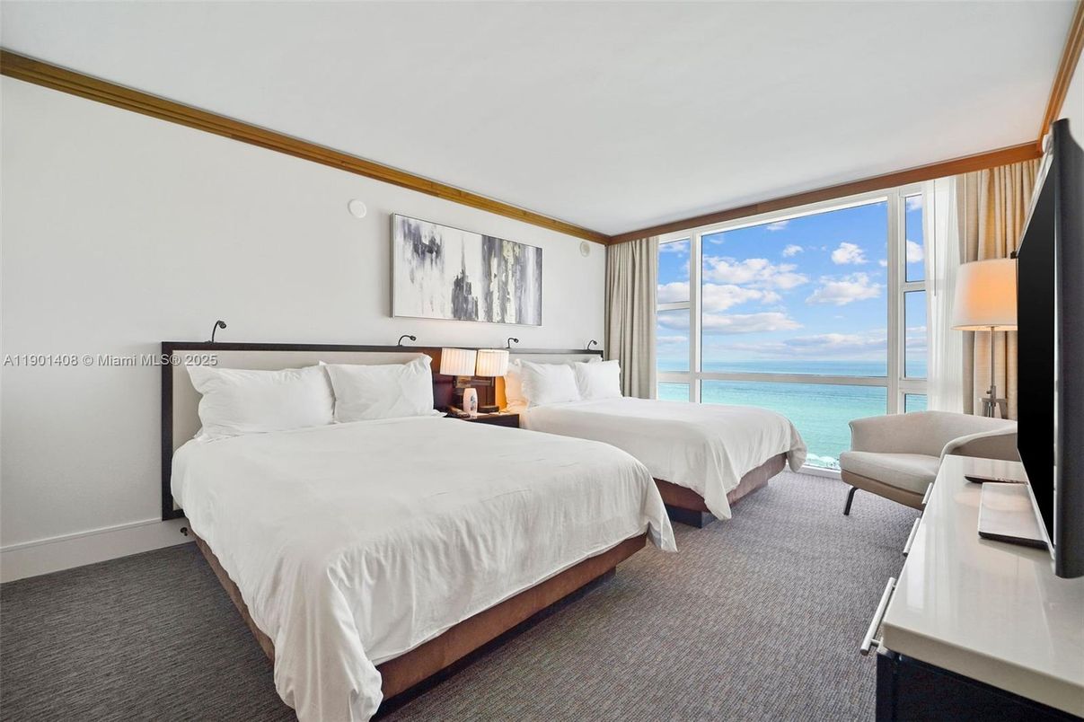 Bedroom, Interior, Water