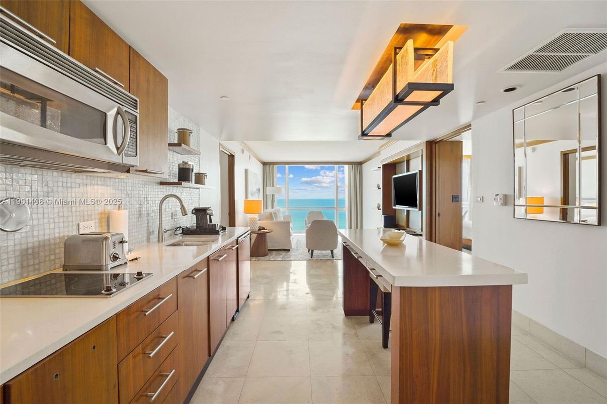 Interior, Kitchen, Stainless Steel Appliances, Water