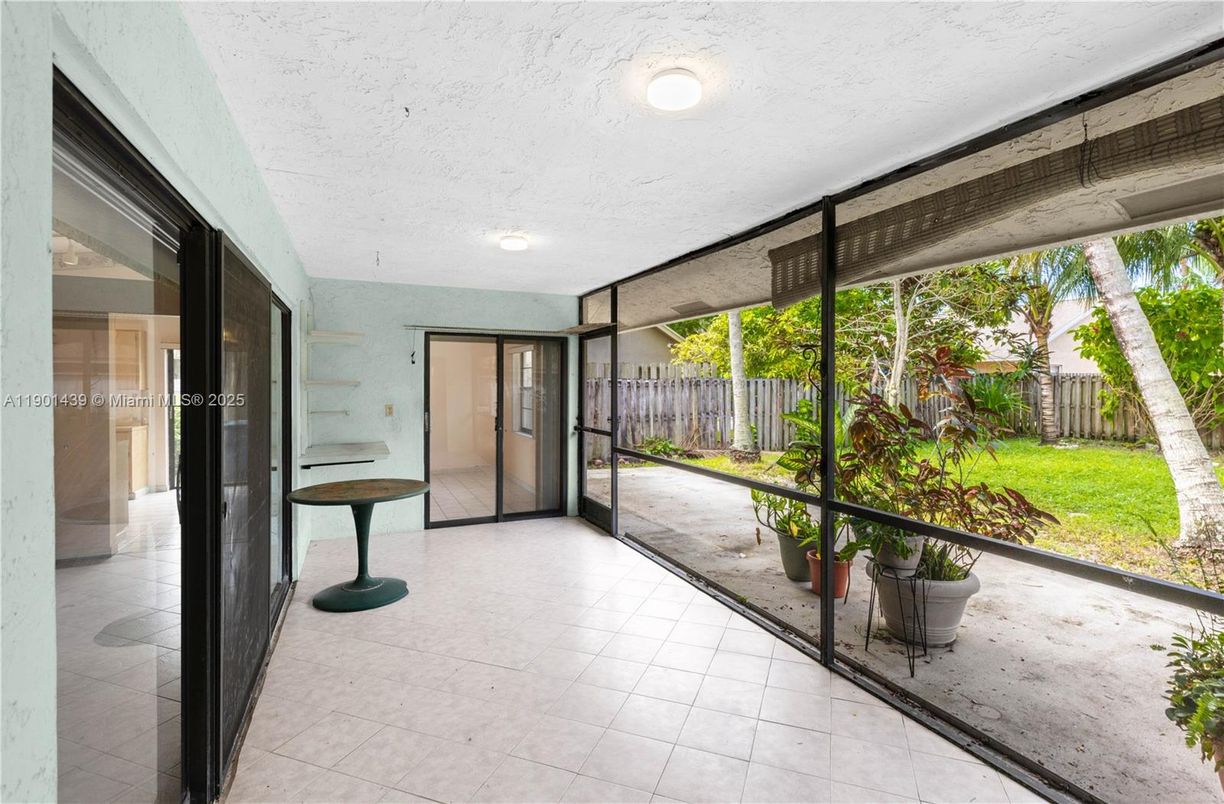 Empty room, Interior, Sun Room
