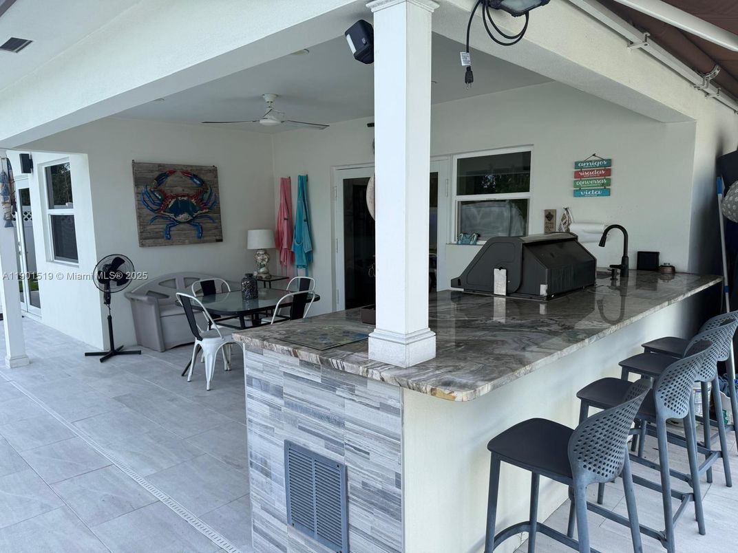 Dining room, Interior