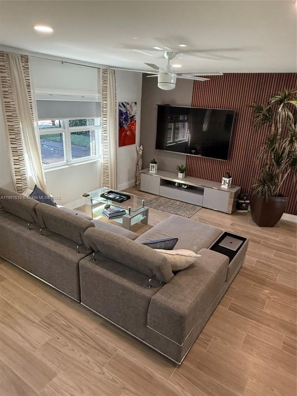 Interior, Living room, Recessed Lighting, Wood Texture Flooring