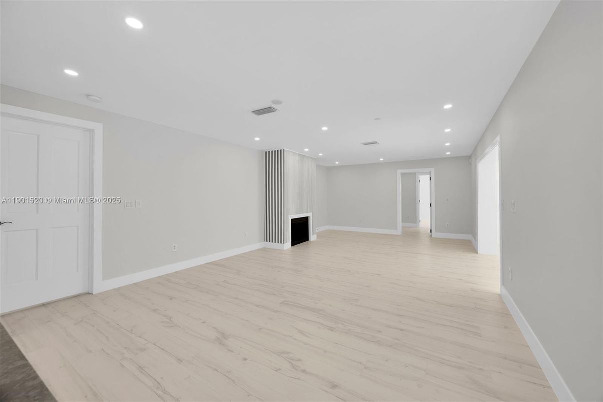 Empty room, Interior, Recessed Lighting, Wood Texture Flooring