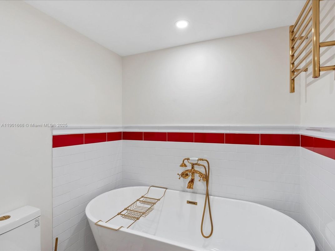 Bathroom, Free Standing Baths, Interior, Recessed Lighting