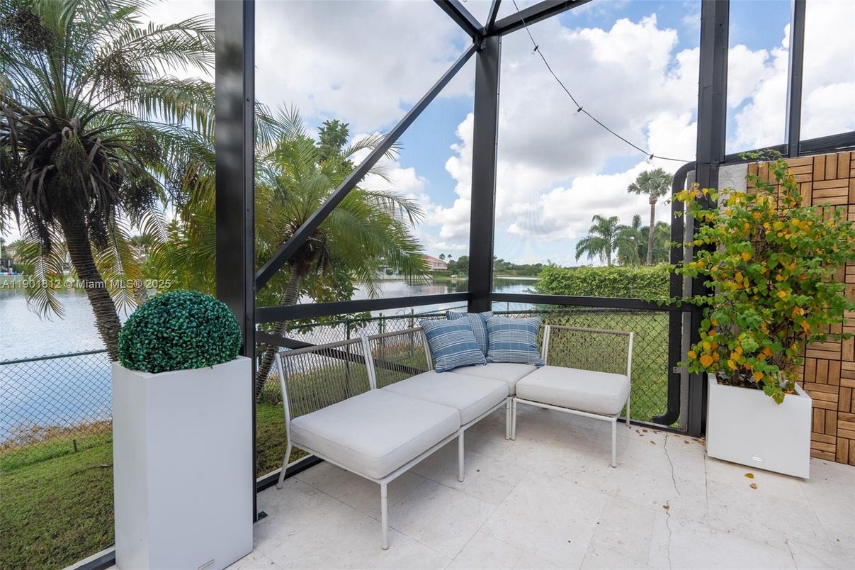 Glass Ceilings, Interior, Sun Room, Water