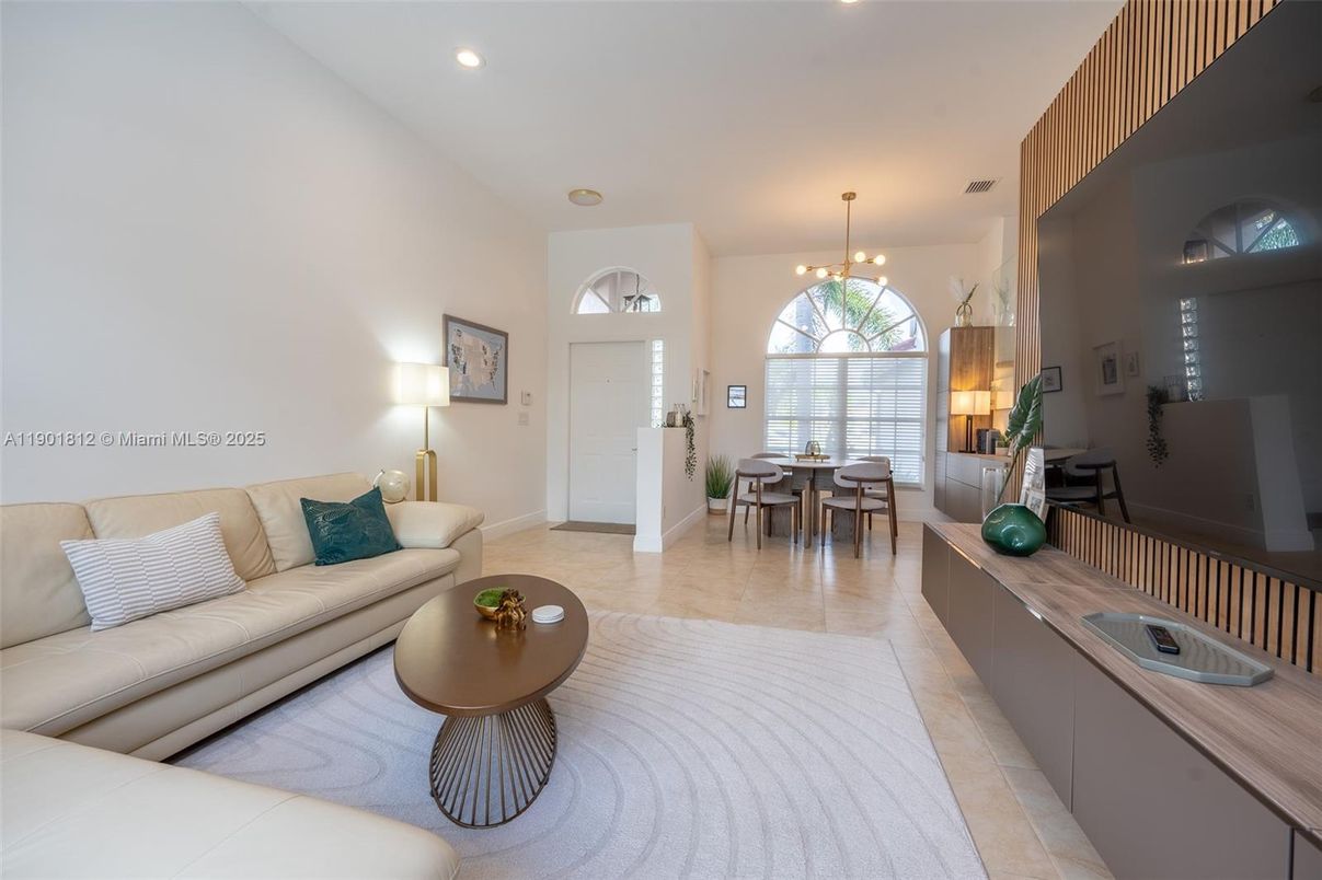 Dining room, Interior, Living room, Pendant Lights, Recessed Lighting