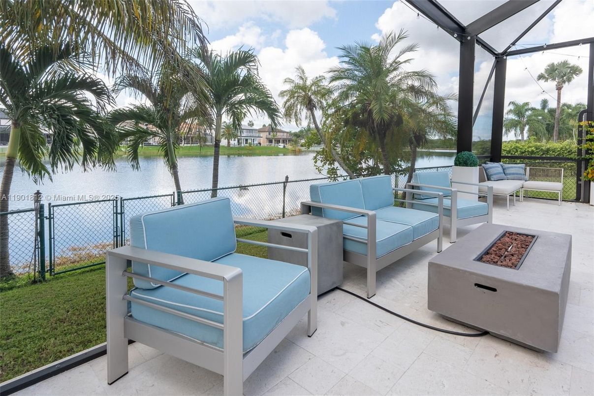 Exterior, Glass Ceilings, Sun Room, Water