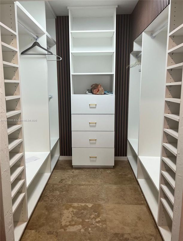 Interior, Walk-in Closets