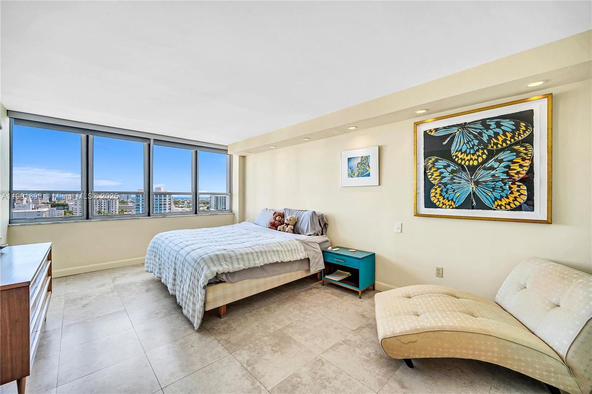 Bedroom, Interior, Recessed Lighting, Water