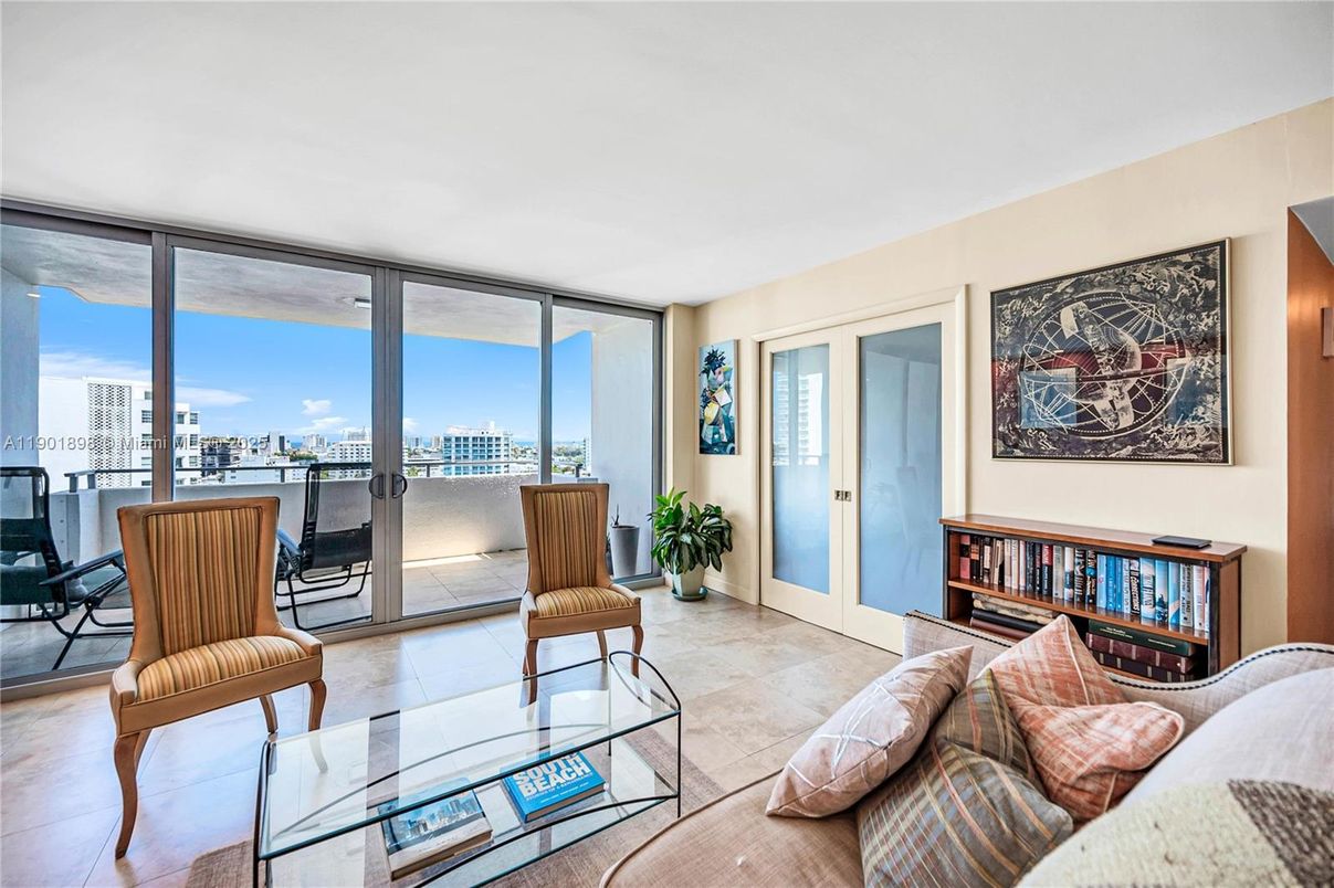 Interior, Living room, Water