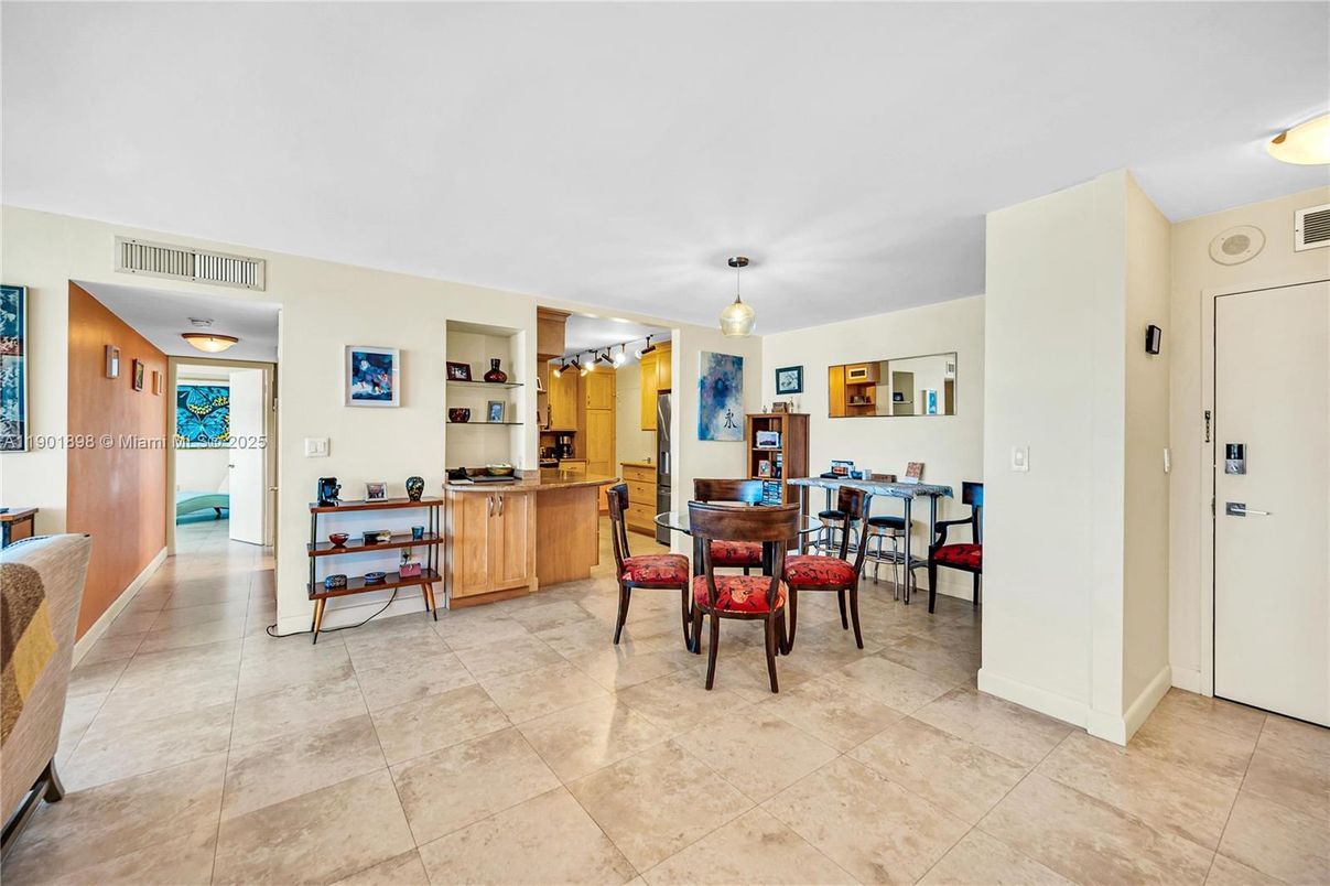 Dining room, Interior