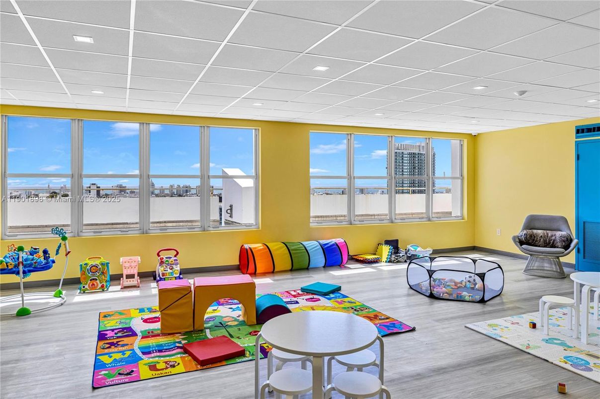 Interior, Living room, Recessed Lighting, Water, Wood Texture Flooring