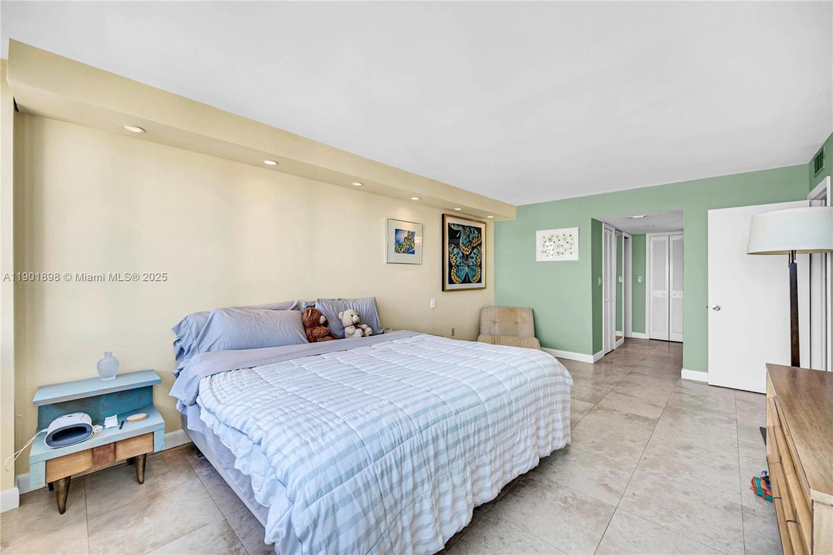 Bedroom, Interior, Recessed Lighting