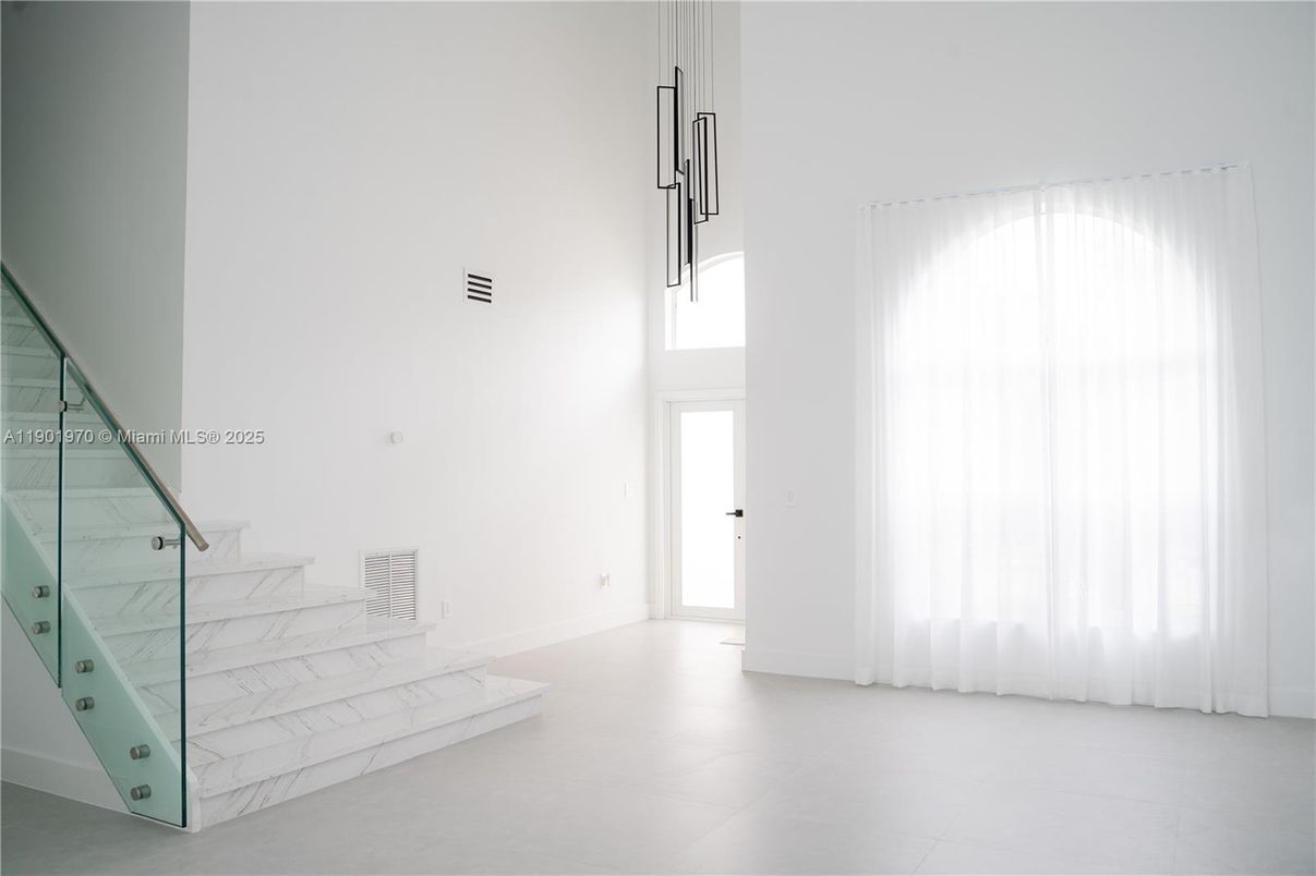 Empty room, Interior, Pendant Lights