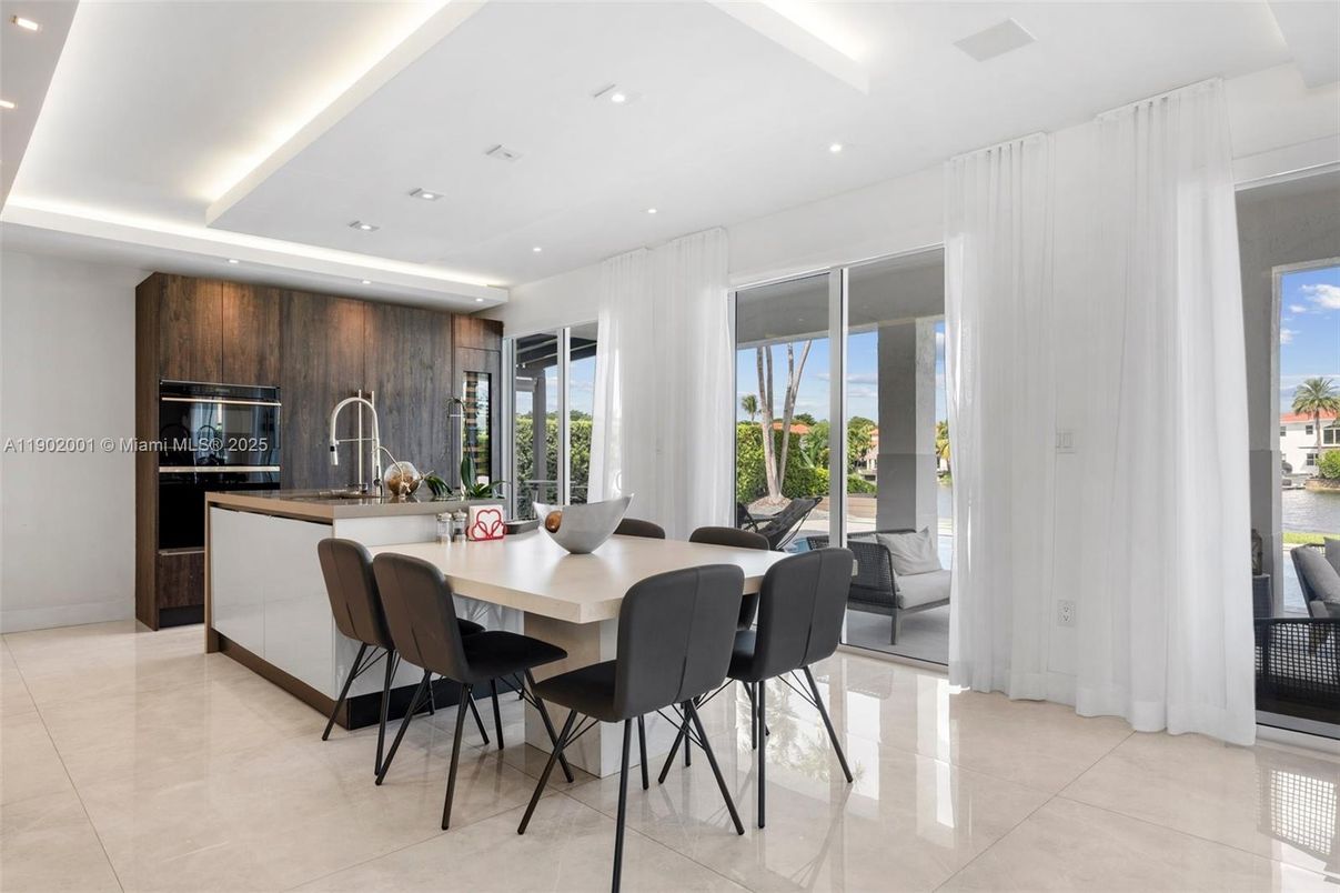 Dining room, Interior, Kitchen, Recessed Lighting, Stainless Steel Appliances, Water