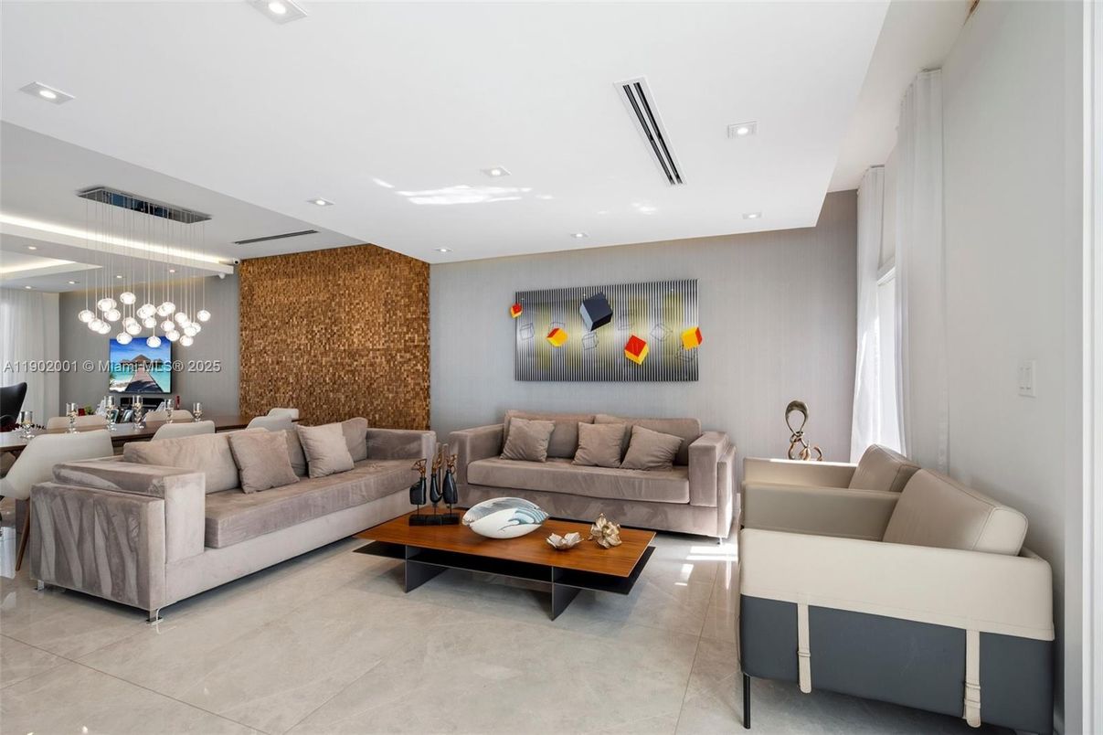 Interior, Living room, Pendant Lights, Recessed Lighting