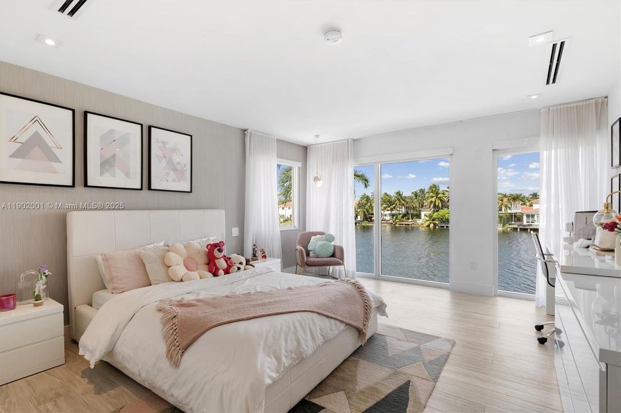 Bedroom, Interior, Pendant Lights, Recessed Lighting, Water, Wood Texture Flooring