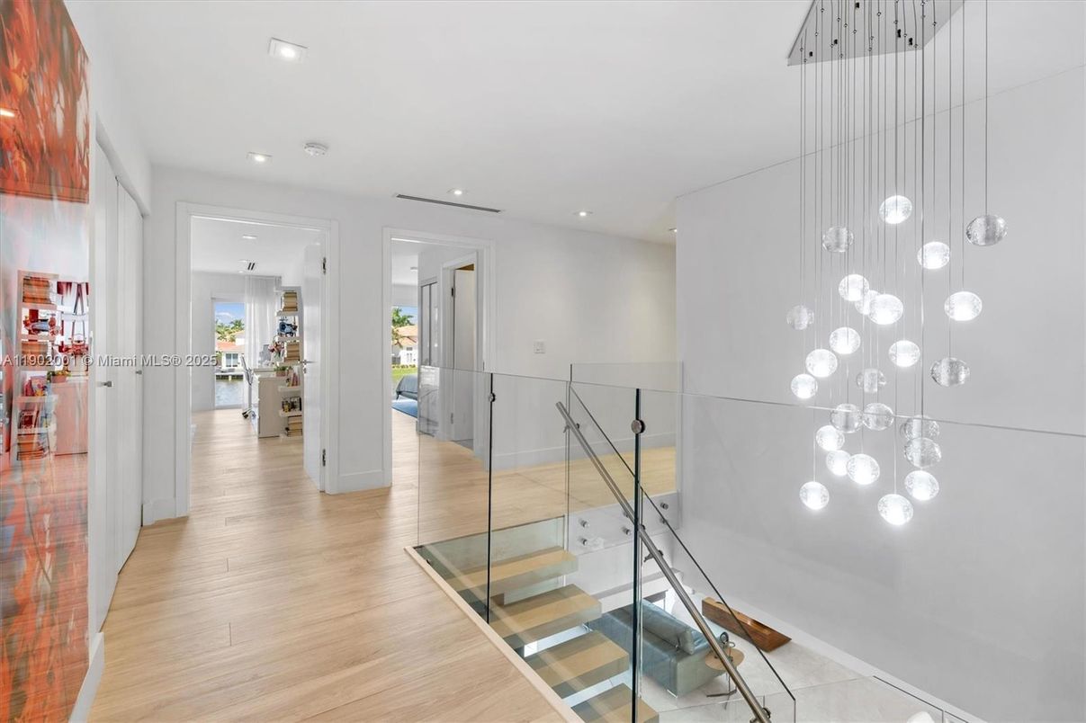 Interior, Pendant Lights, Recessed Lighting, Wood Texture Flooring