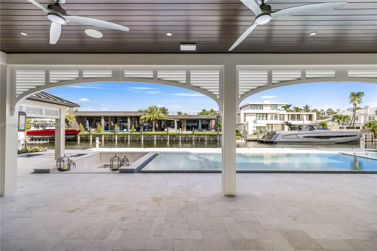 Exterior, Pool, Water