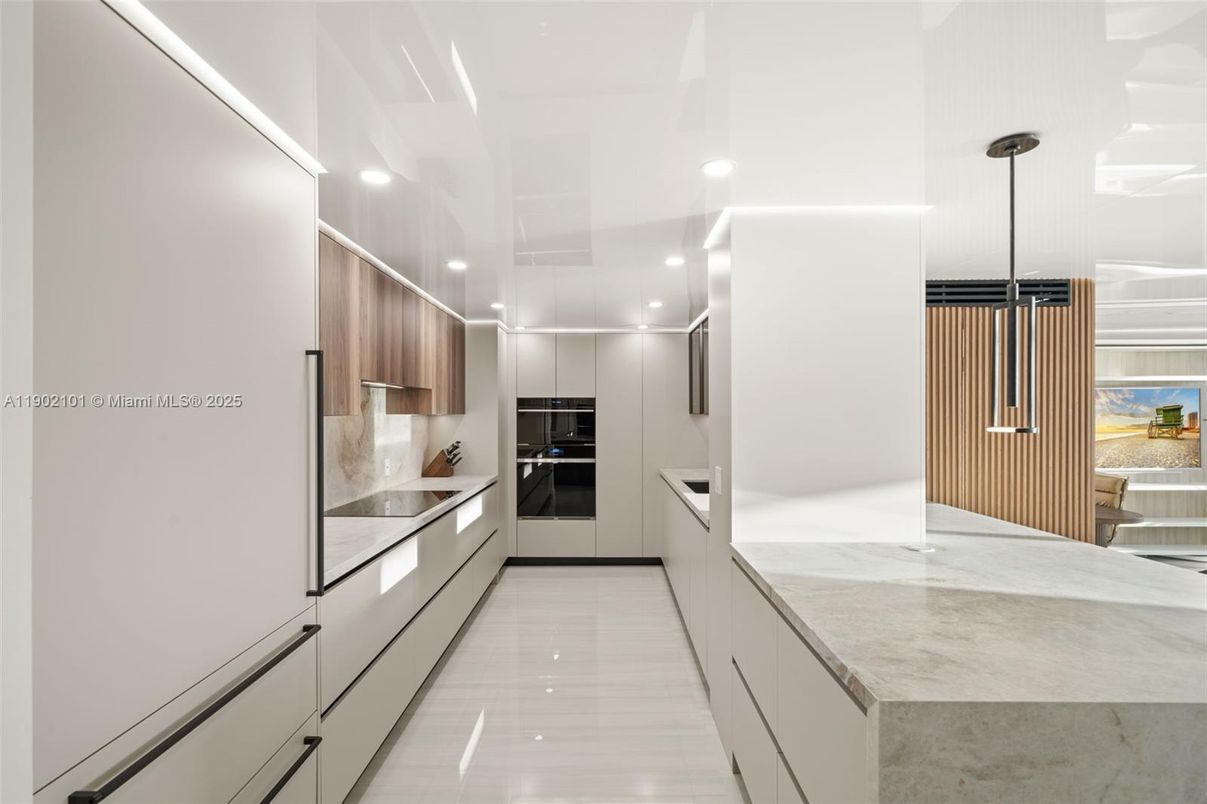 Interior, Kitchen, Pendant Lights, Recessed Lighting, Stainless Steel Appliances