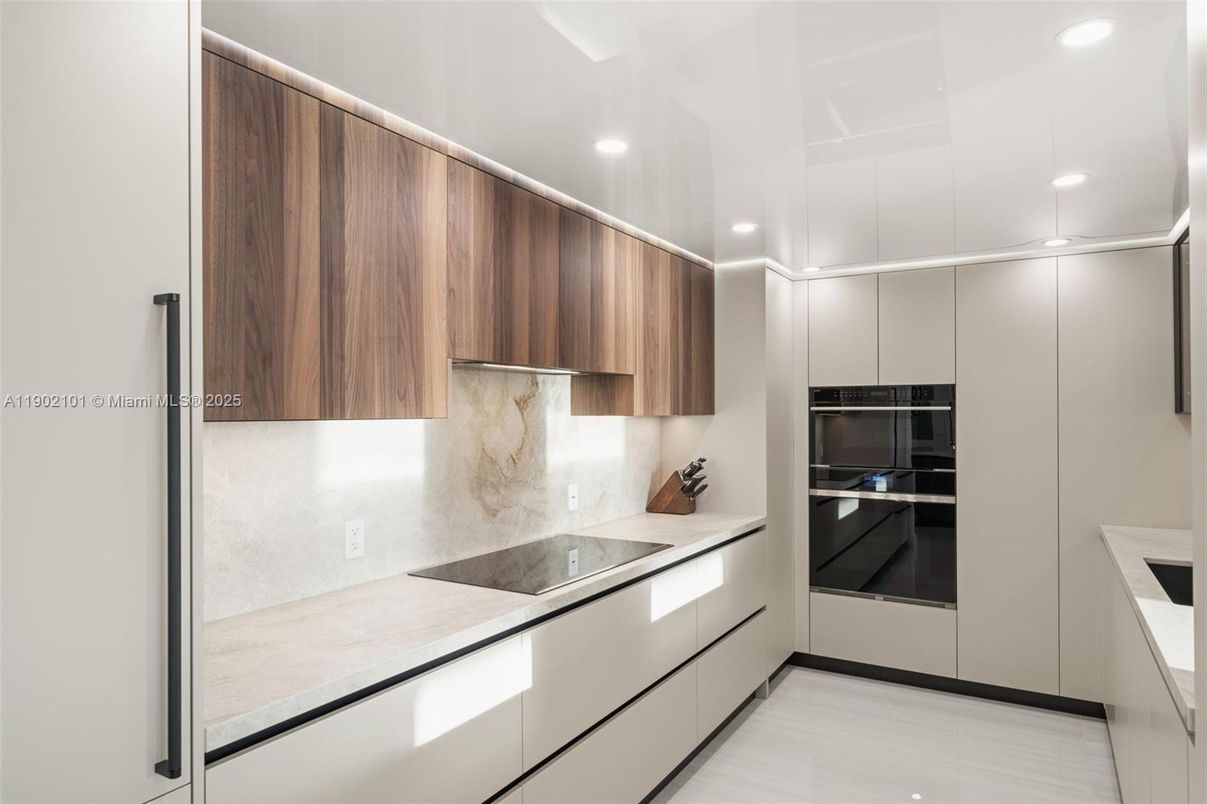 Interior, Kitchen, Recessed Lighting