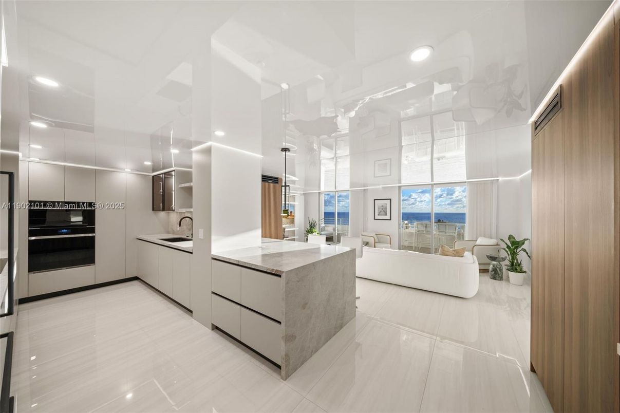 Interior, Kitchen, Living room, Pendant Lights, Recessed Lighting, Stainless Steel Appliances, Water