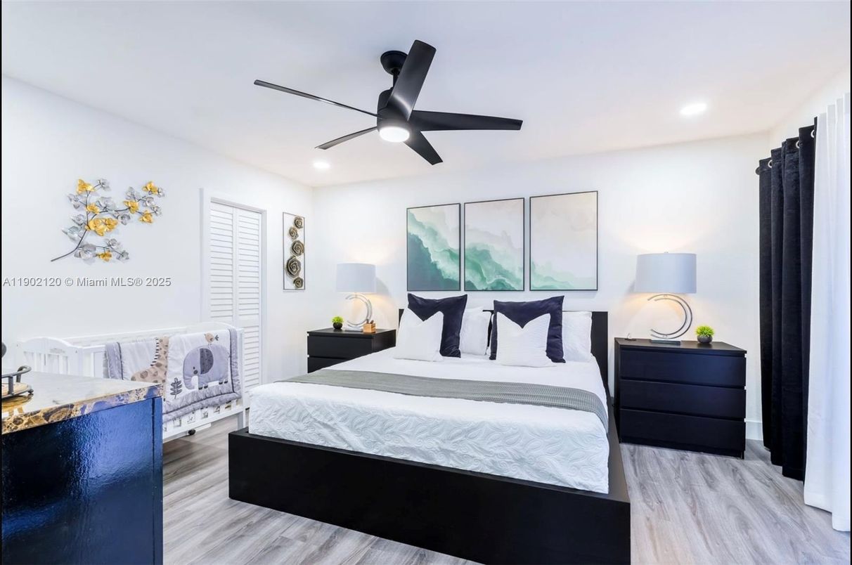 Bedroom, Interior, Recessed Lighting, Wood Texture Flooring