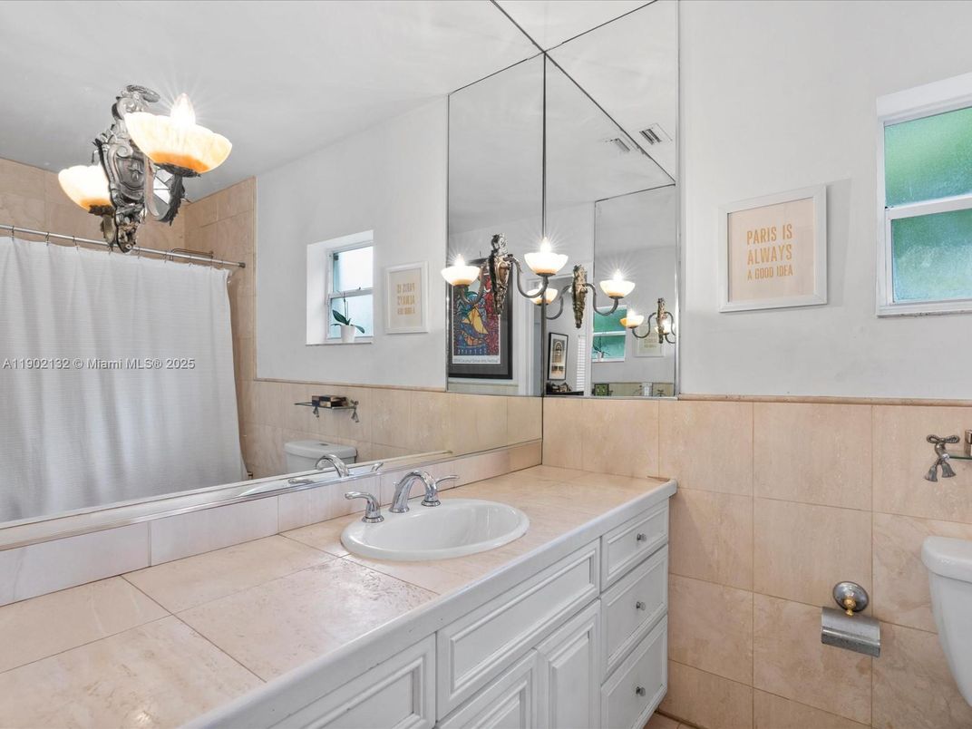 Bathroom, Interior, Tile Countertops