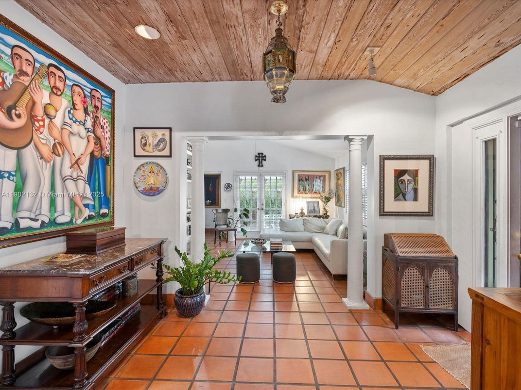 Interior, Living room, Recessed Lighting, Wooden Ceilings