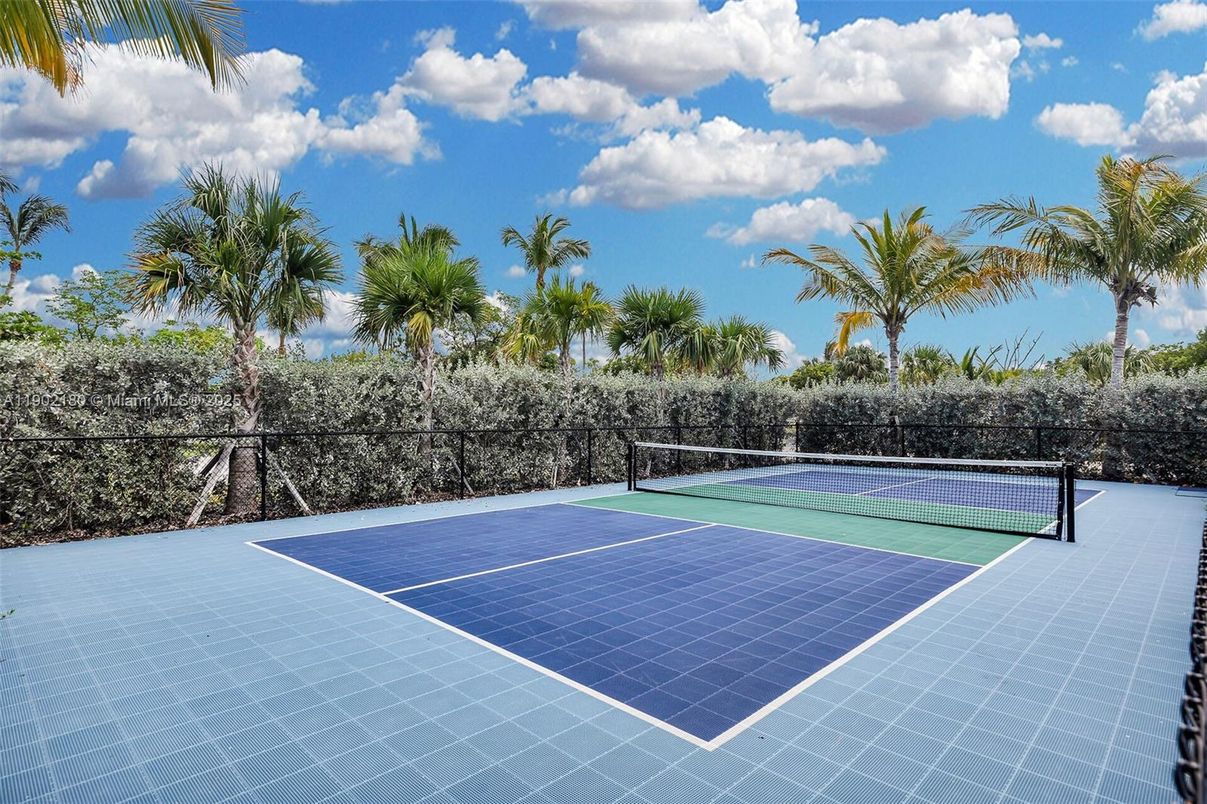 Exterior, Tennis Courts