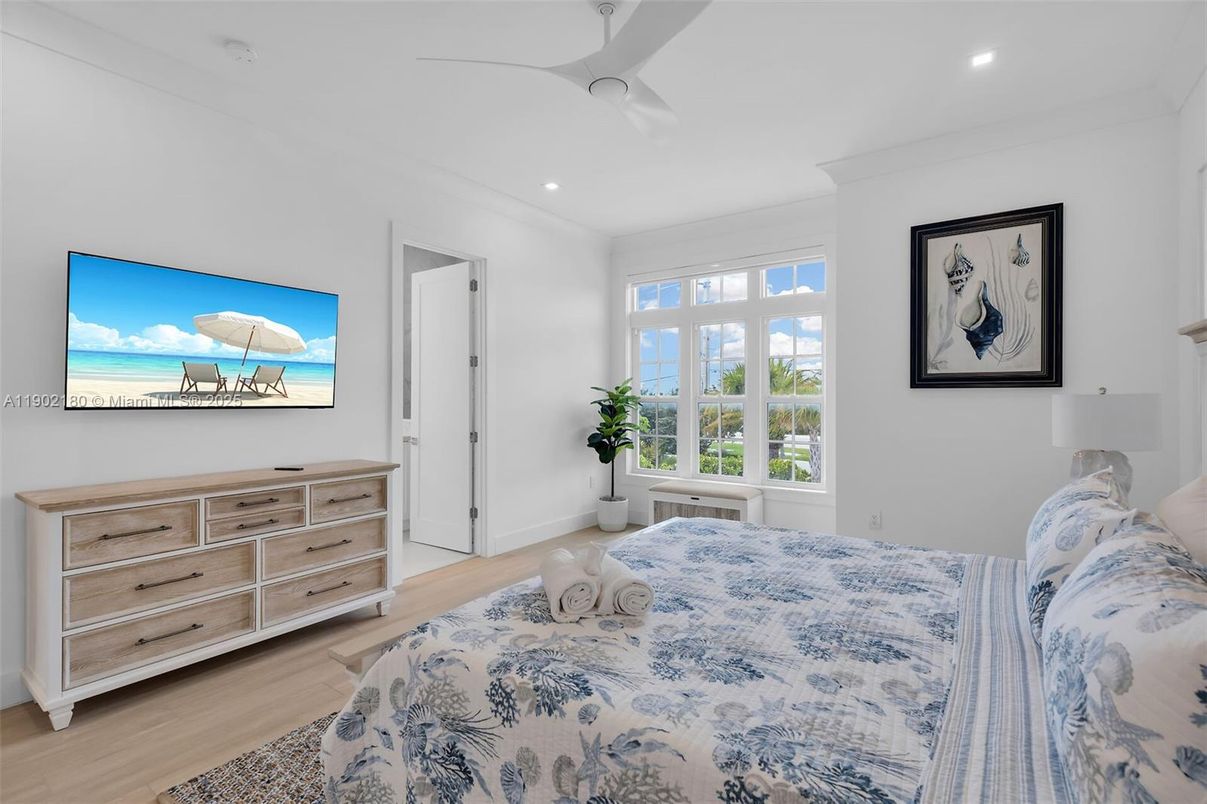 Bedroom, Interior, Recessed Lighting, Water, Wood Texture Flooring