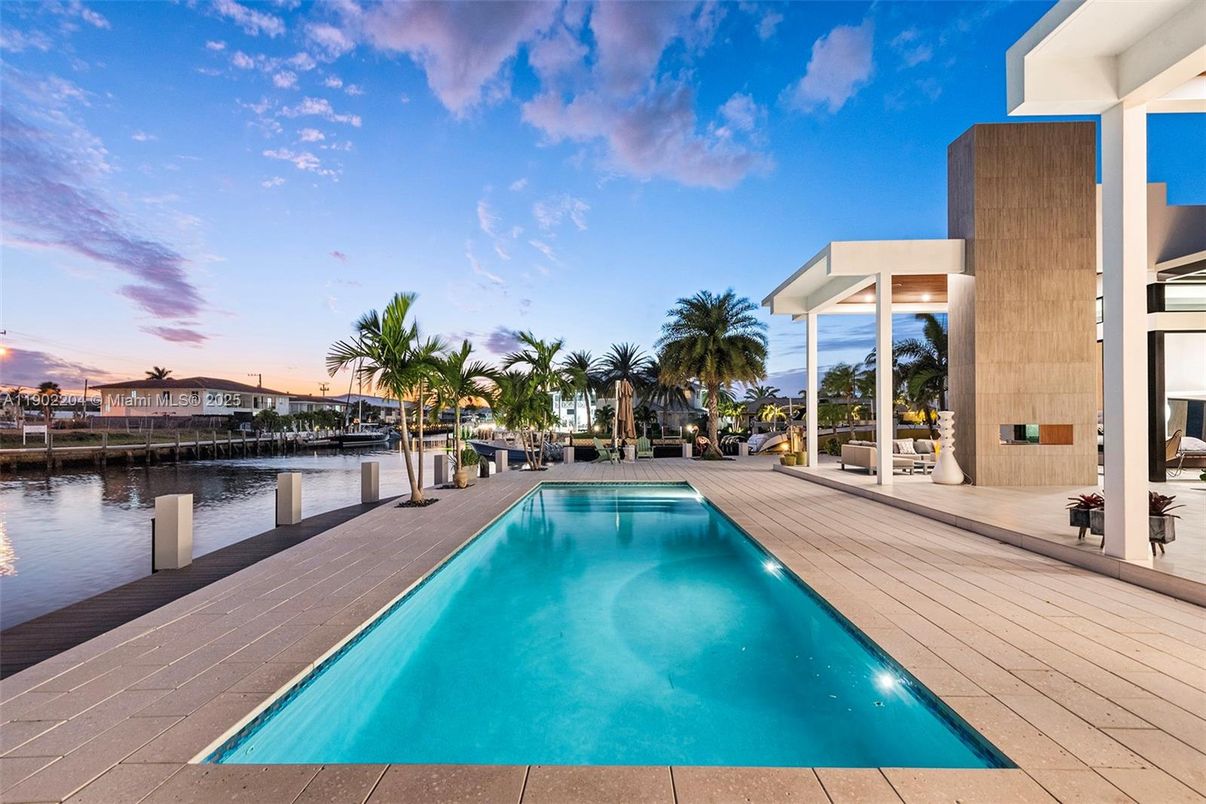 Exterior, Pool, Water