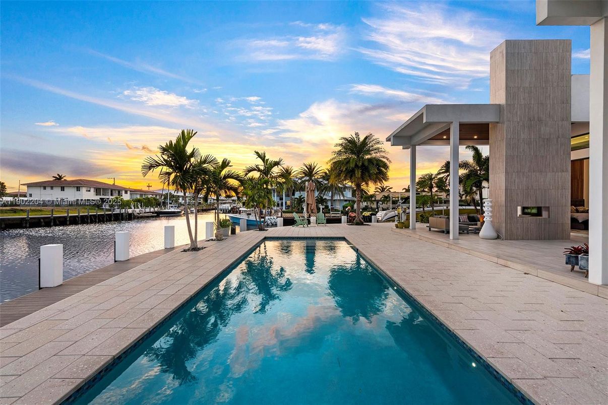 Exterior, Pool, Water