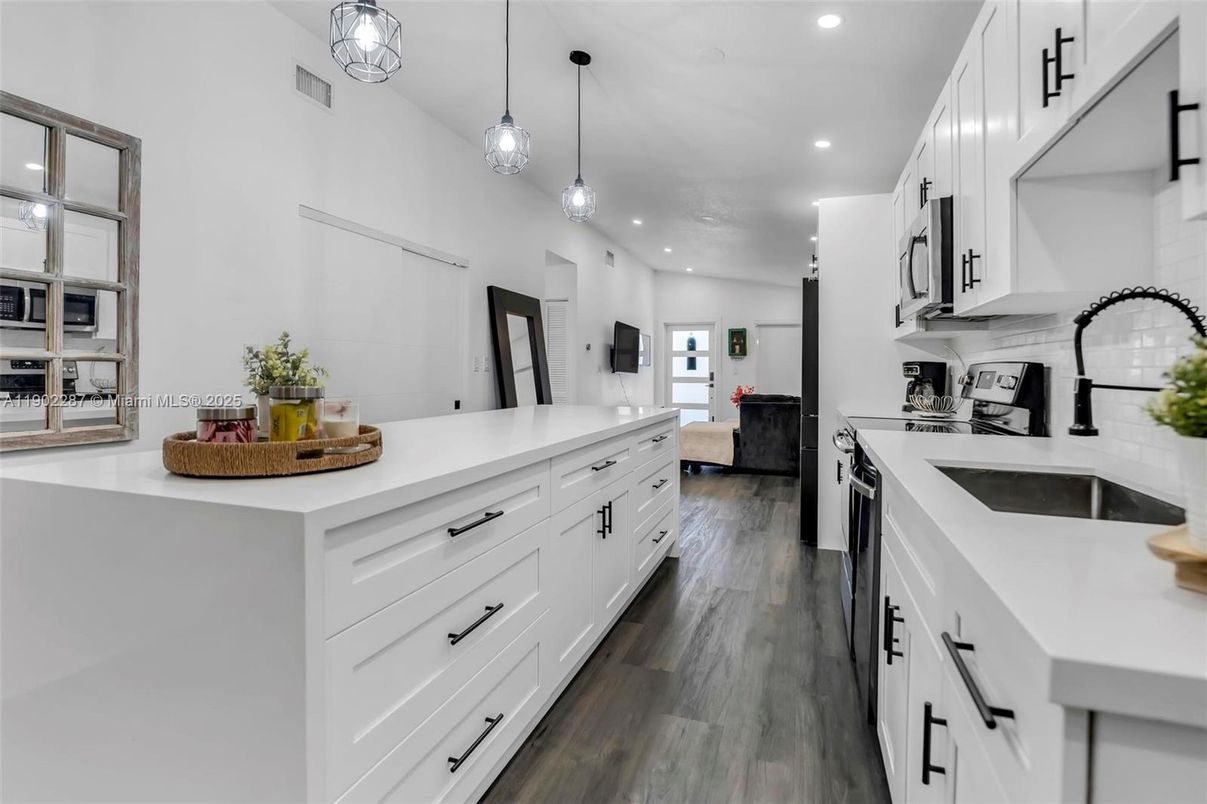 Interior, Kitchen, Pendant Lights, Recessed Lighting, Wood Texture Flooring