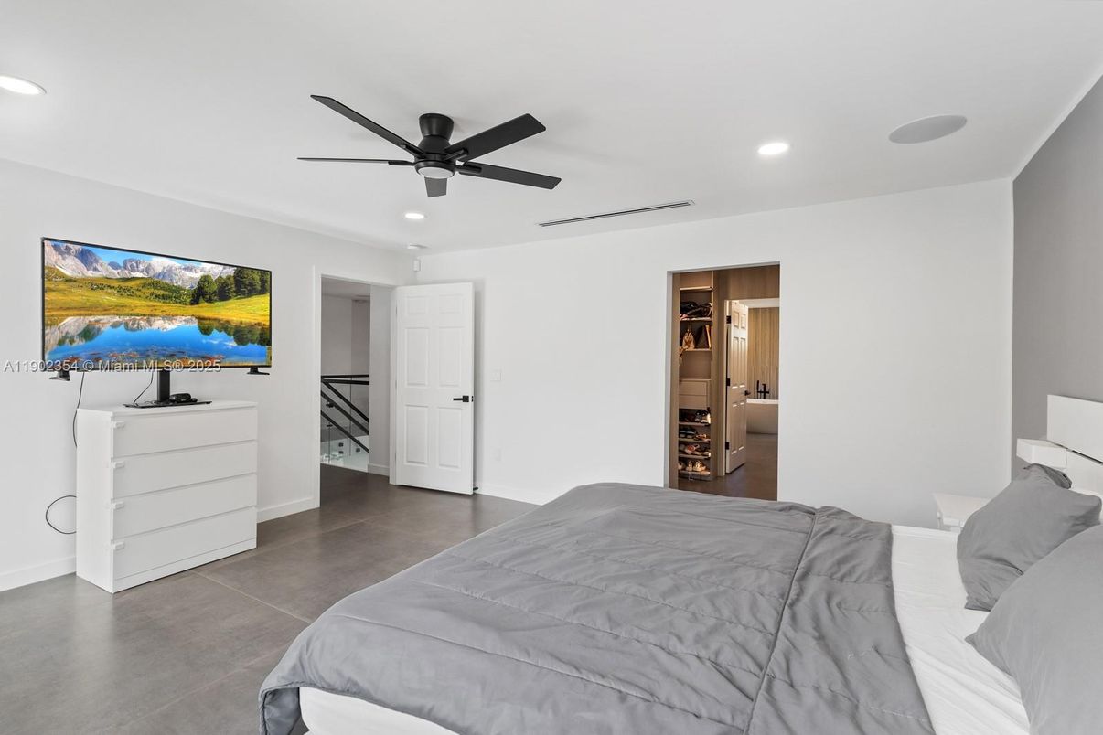 Bedroom, Interior, Recessed Lighting