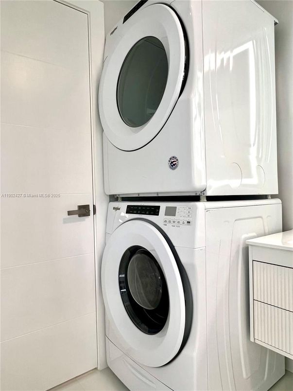 Interior, Utility Closets, Washer