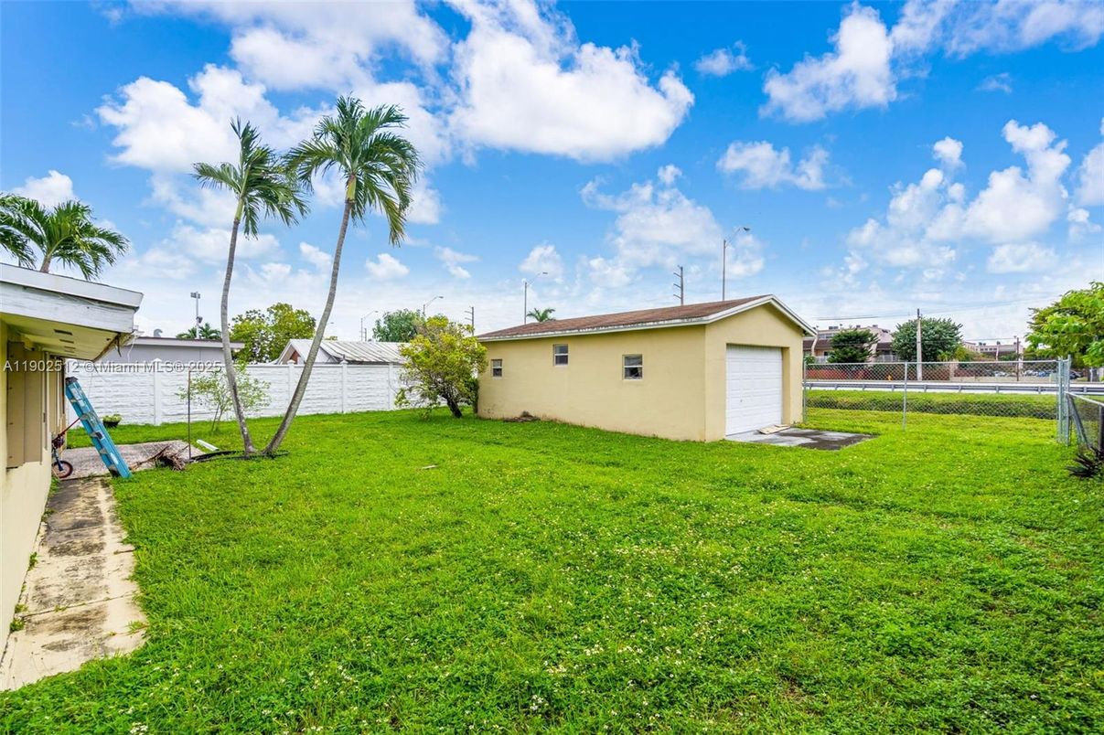 Backyard, Detached Garage, Exterior