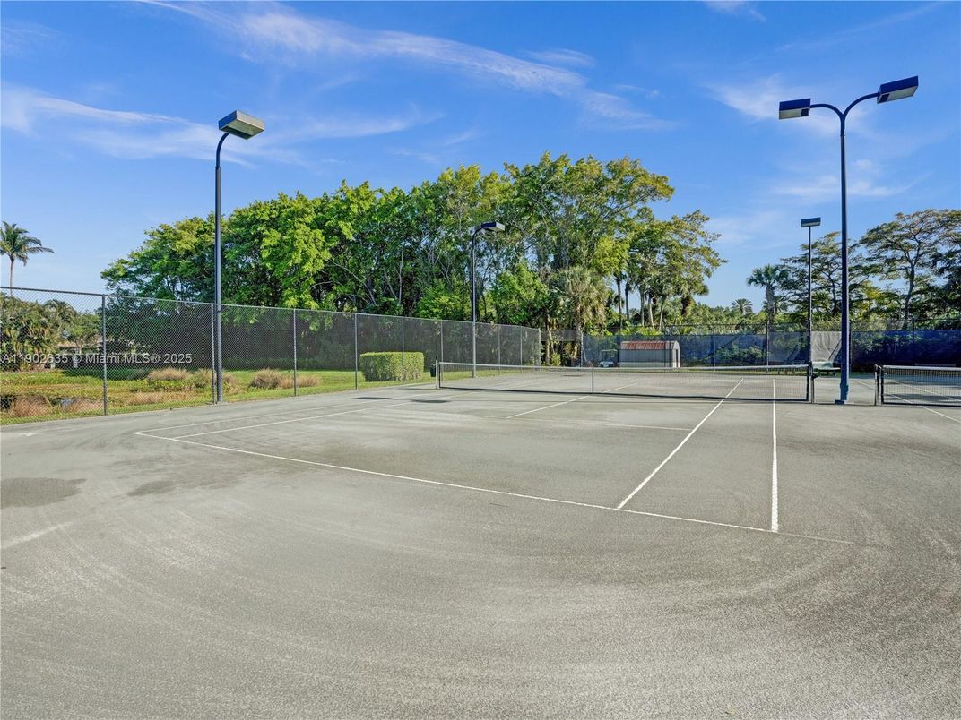Exterior, Tennis Courts